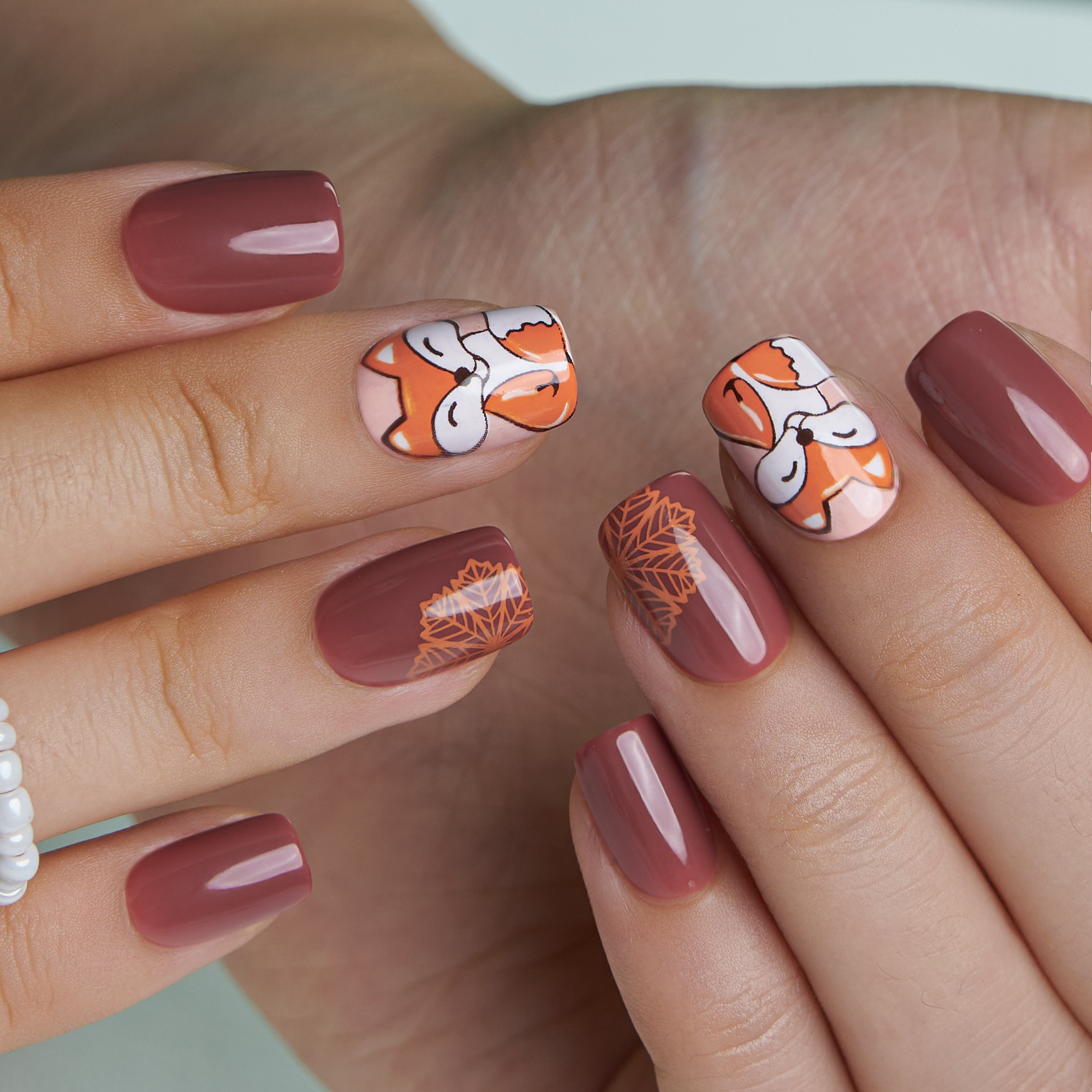 Fox & Foliage – S Squoval