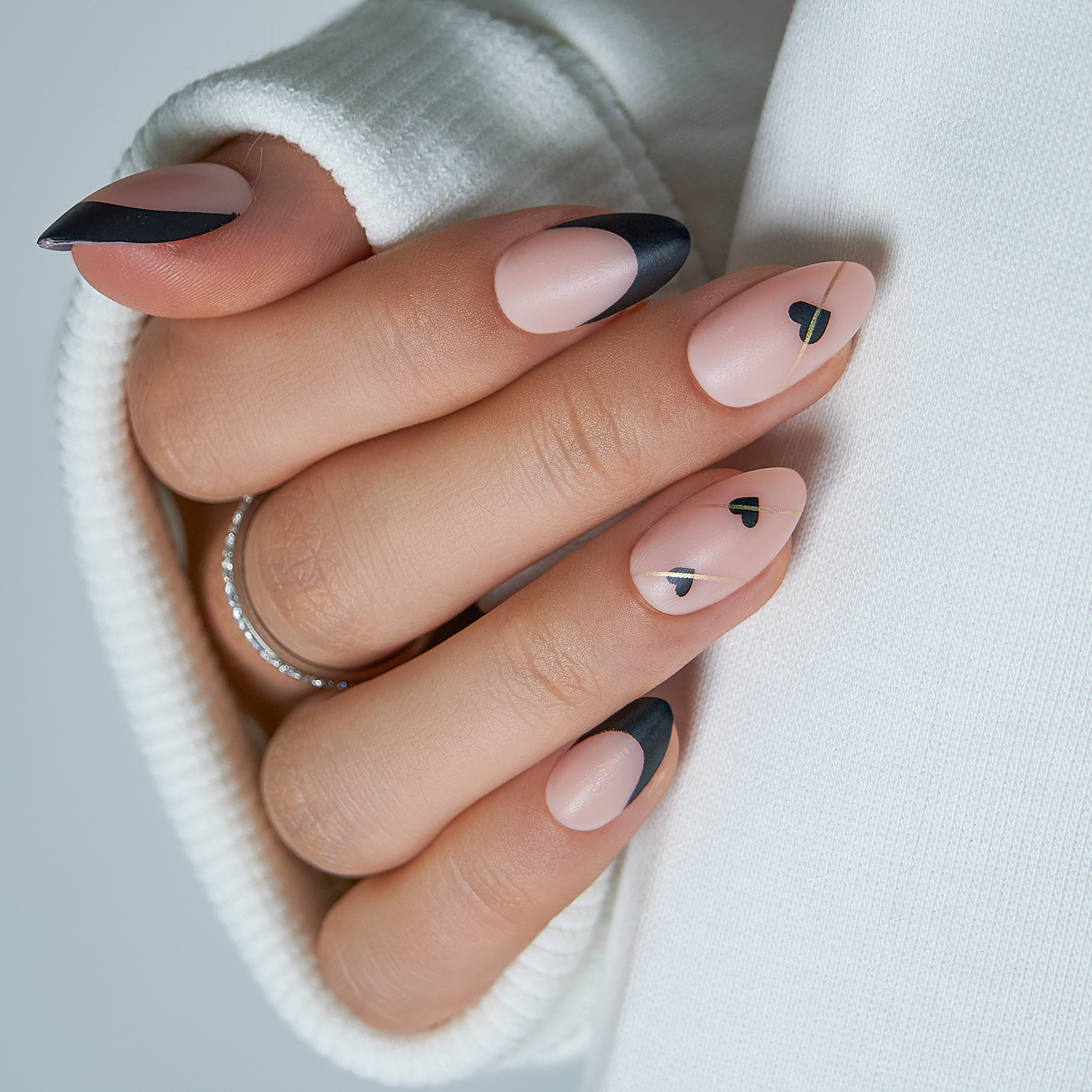 Noir Cupid – S Almond