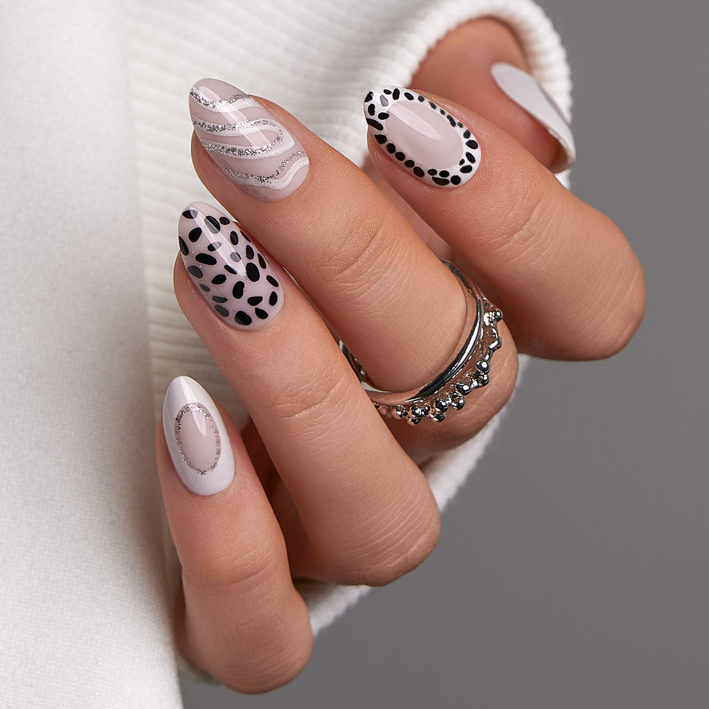 Silver Line Chic – S Almond