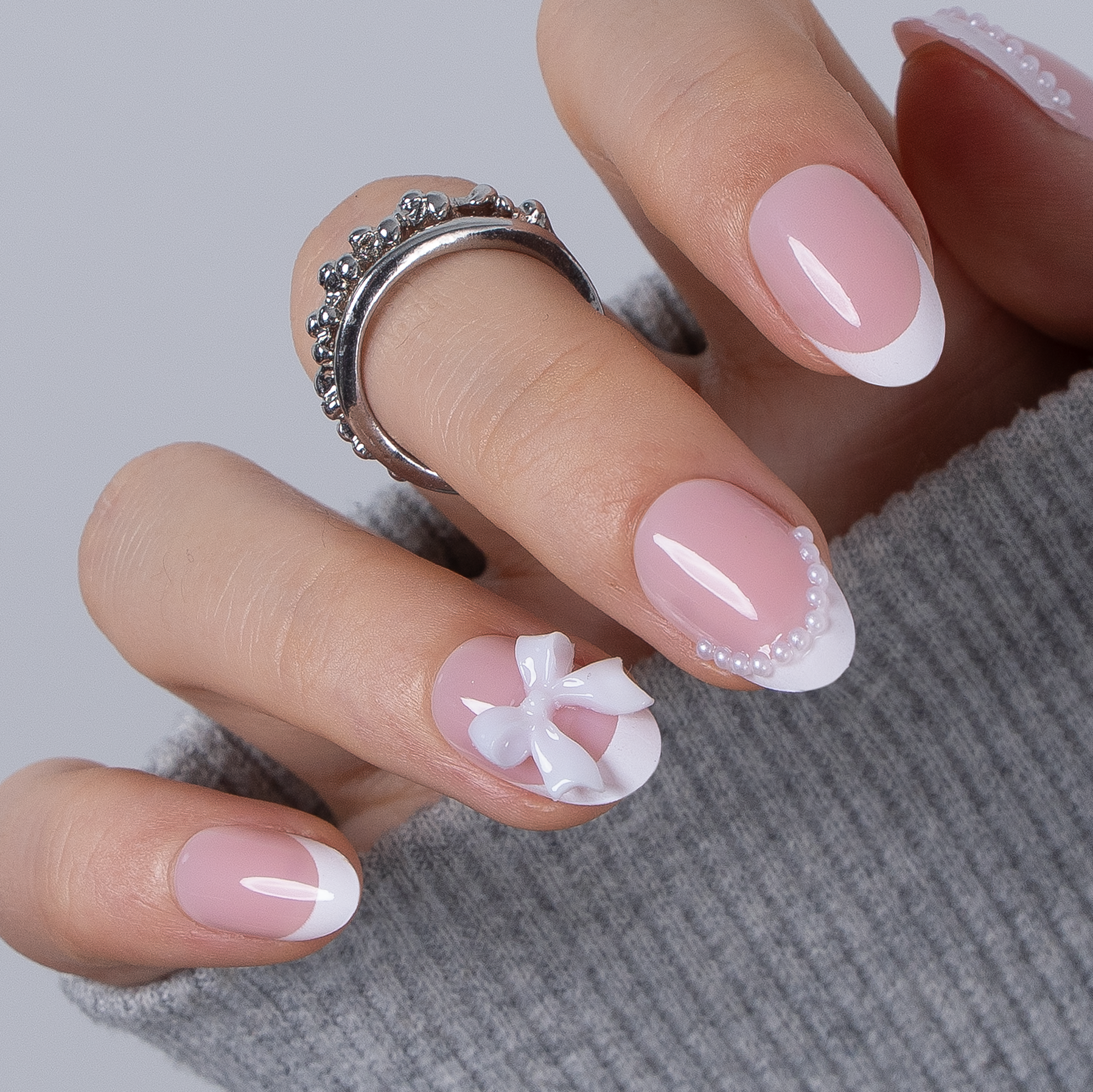 Bowed Grace – S Oval