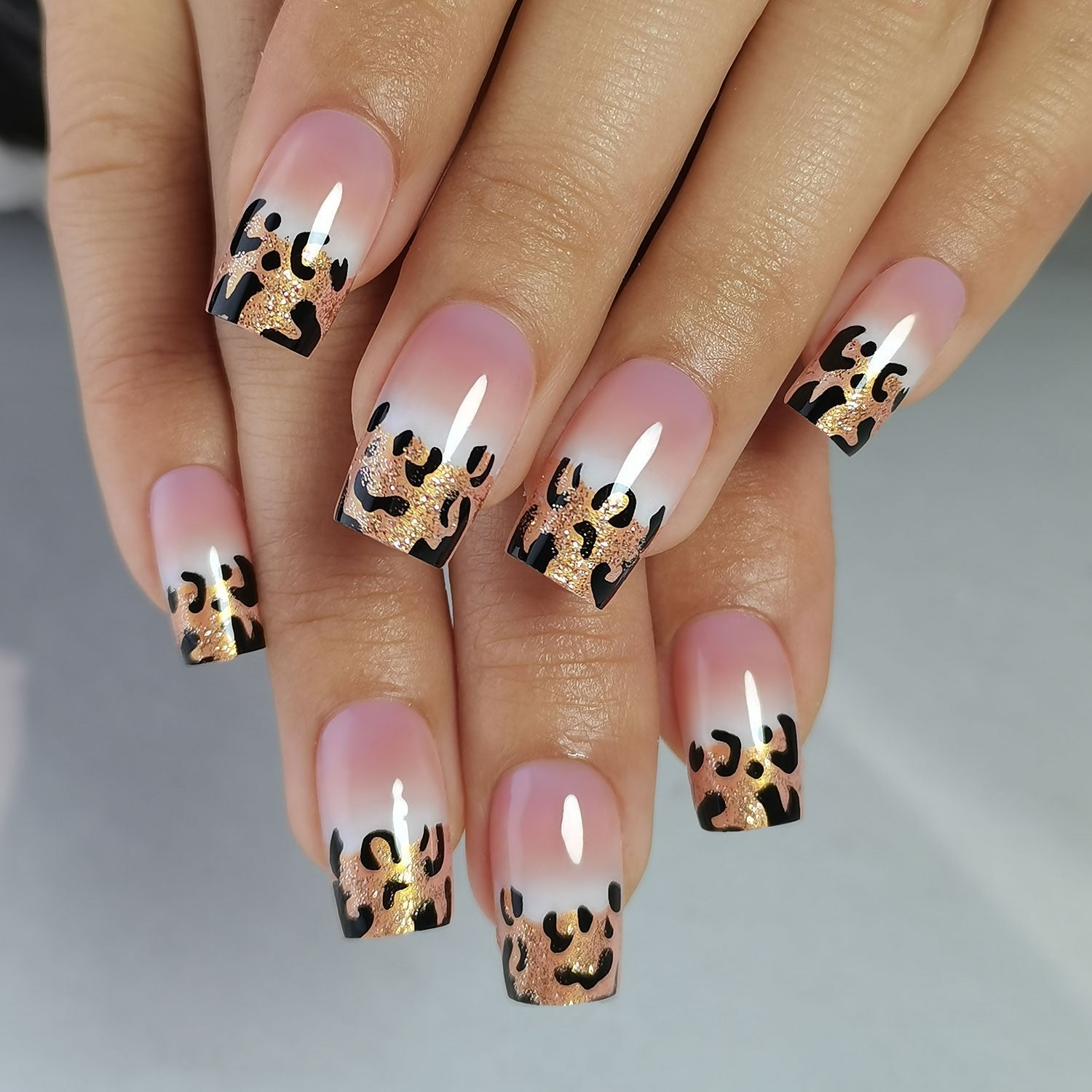 Elegant Leopard – M Square