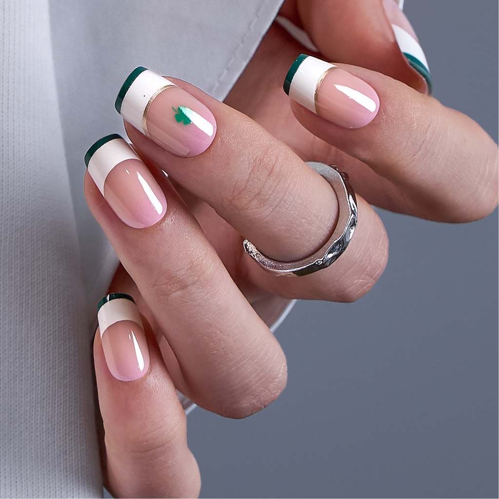 Shimmer Clover – M Squoval