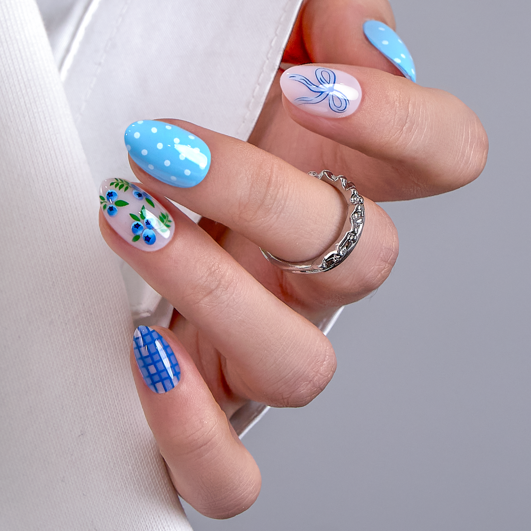 Blue Garden – RS Almond