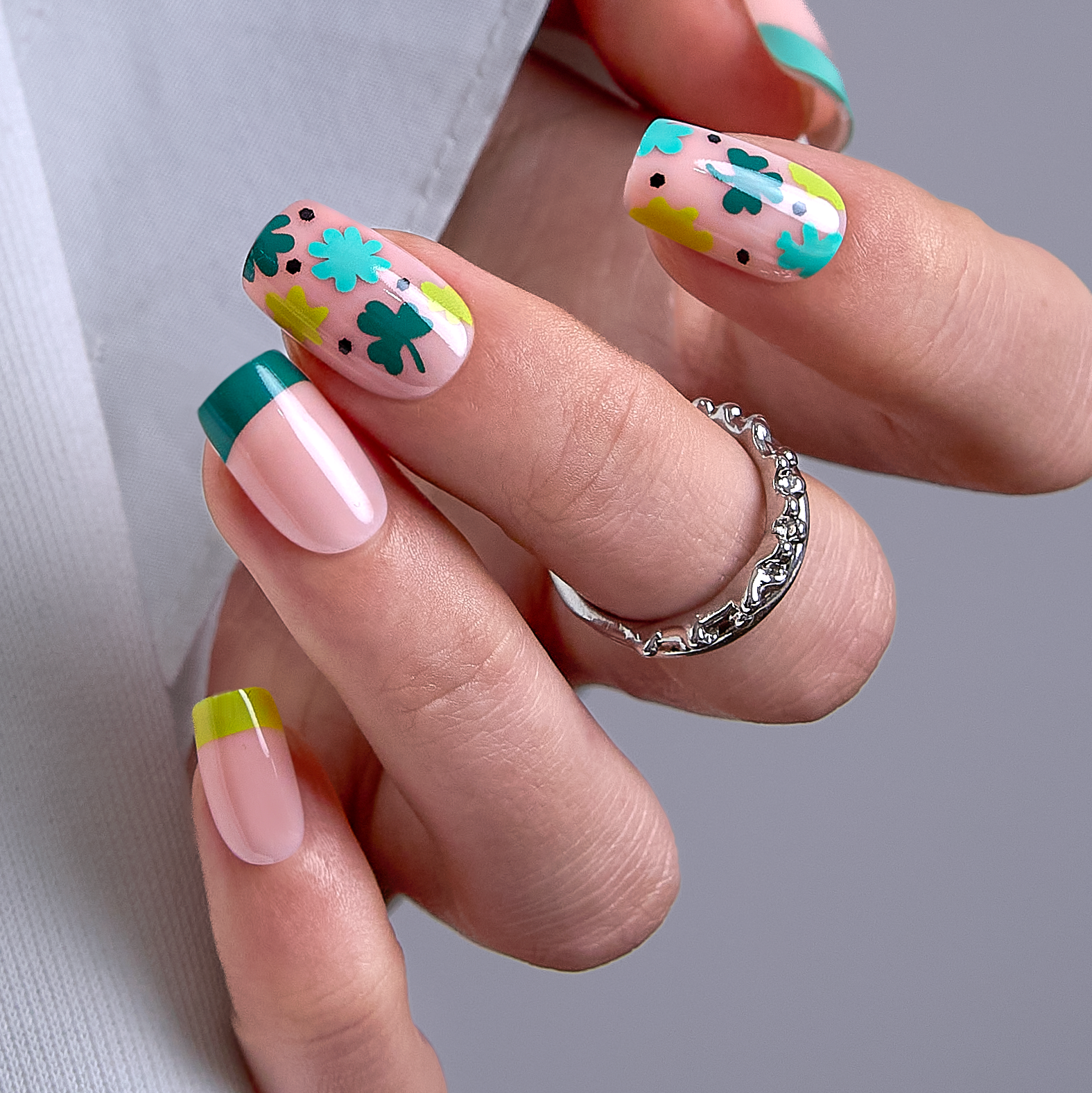 Clover Breeze – M Squoval