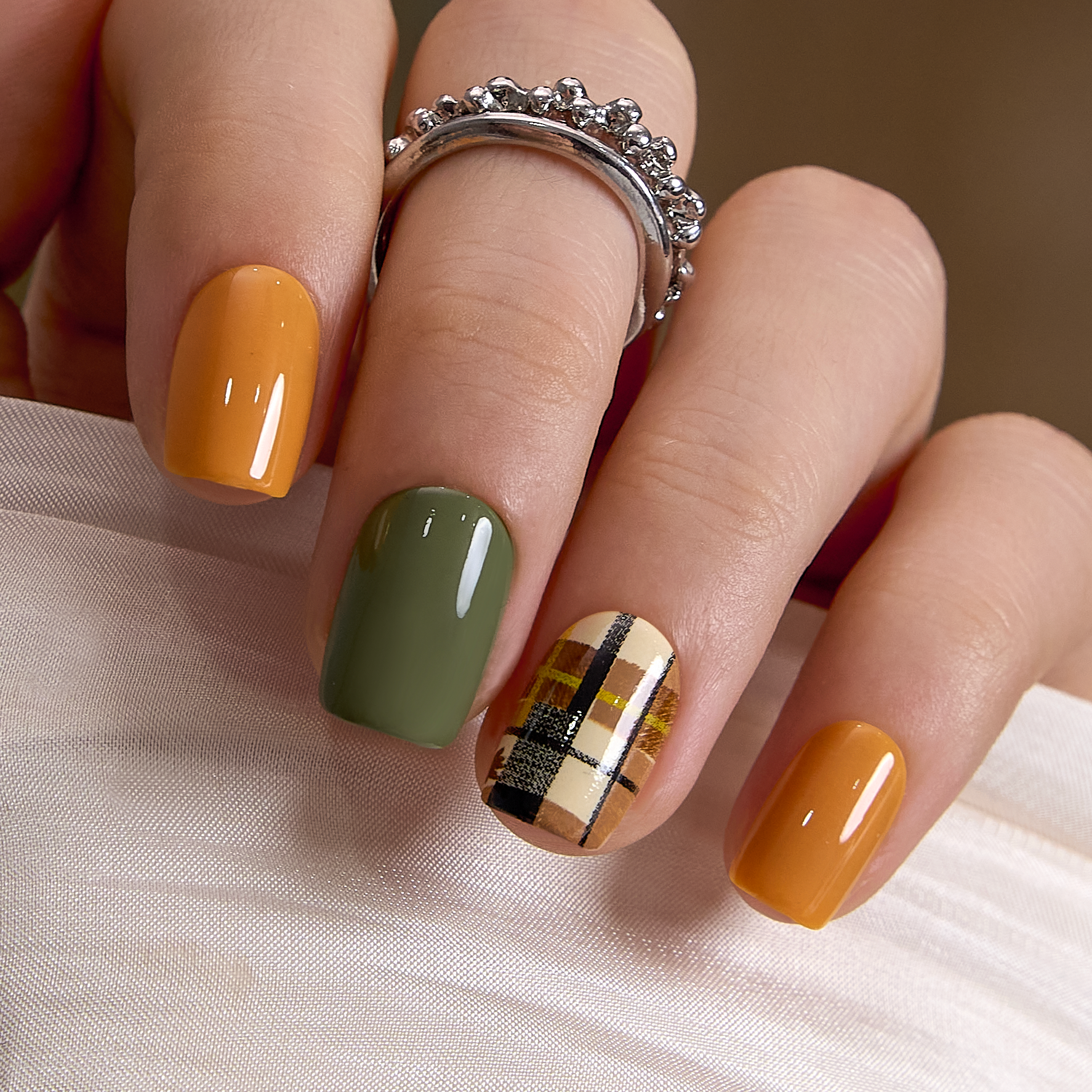 Autumn Plaid – S Squoval