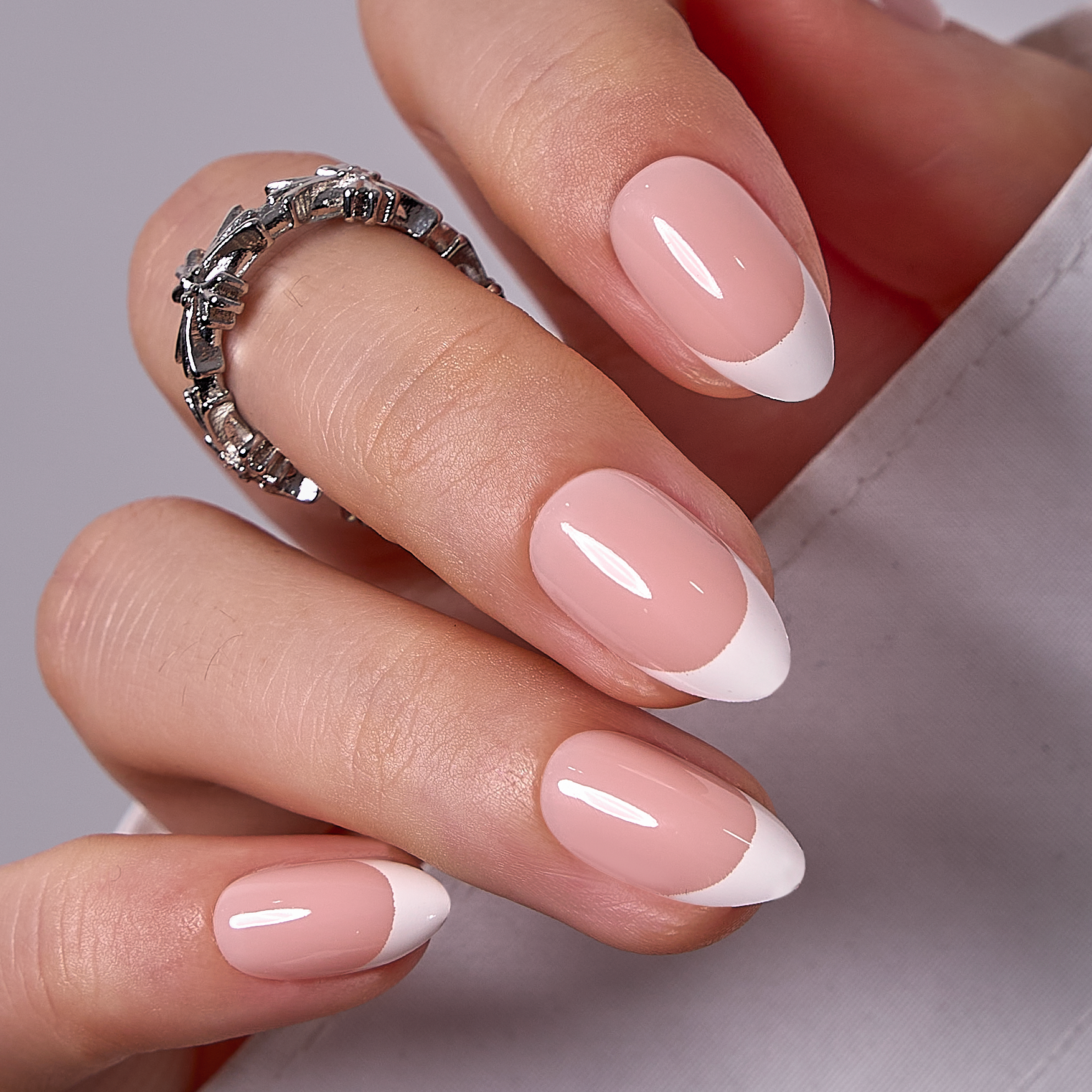 Soft French Glow – S Almond