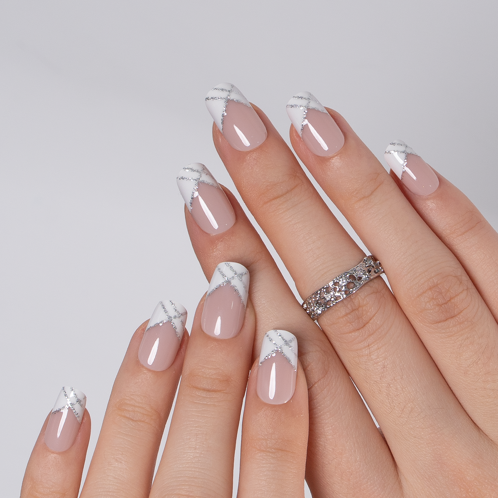Dainty Stitch – M Squoval