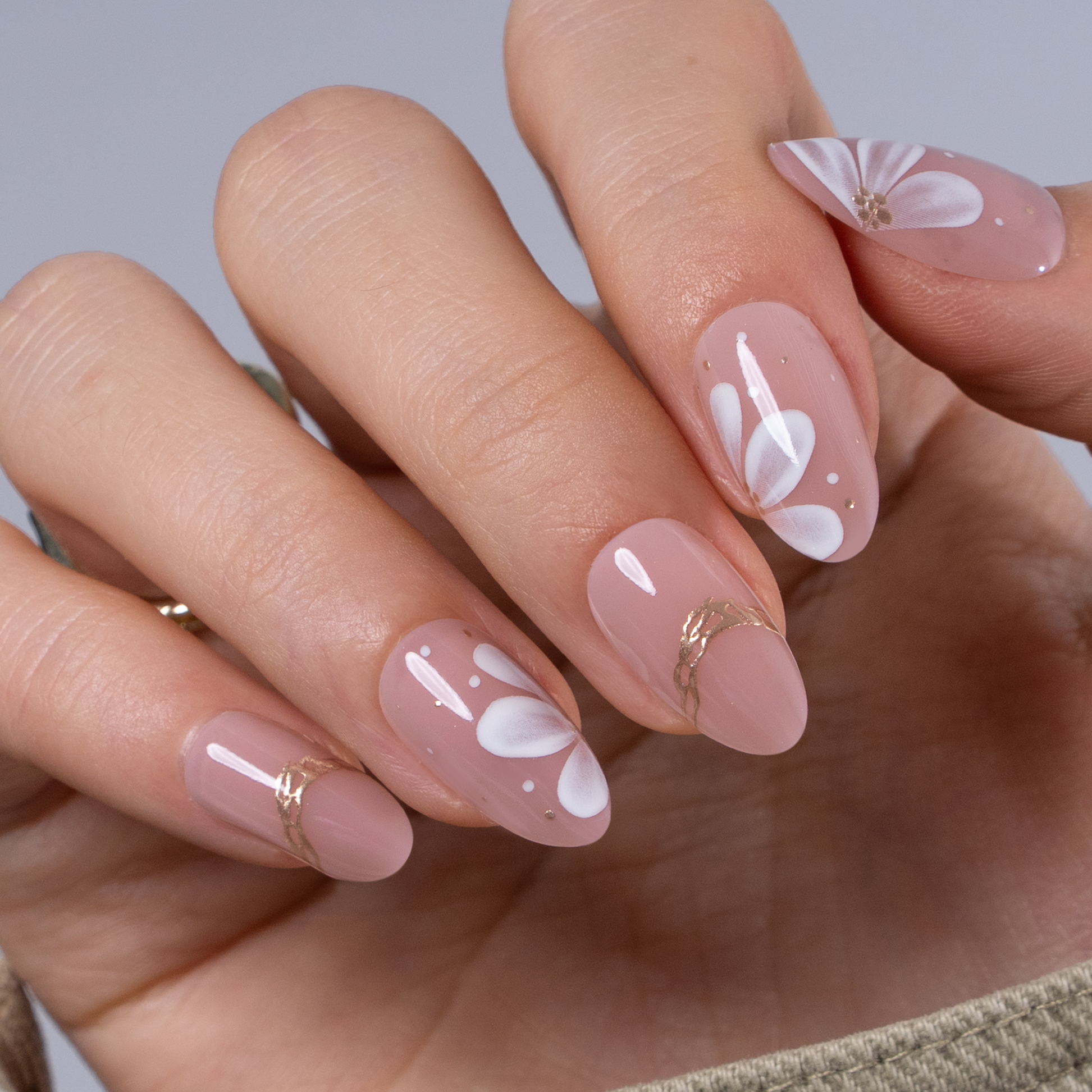 Designer's Pick | Golden Daisy – S Almond
