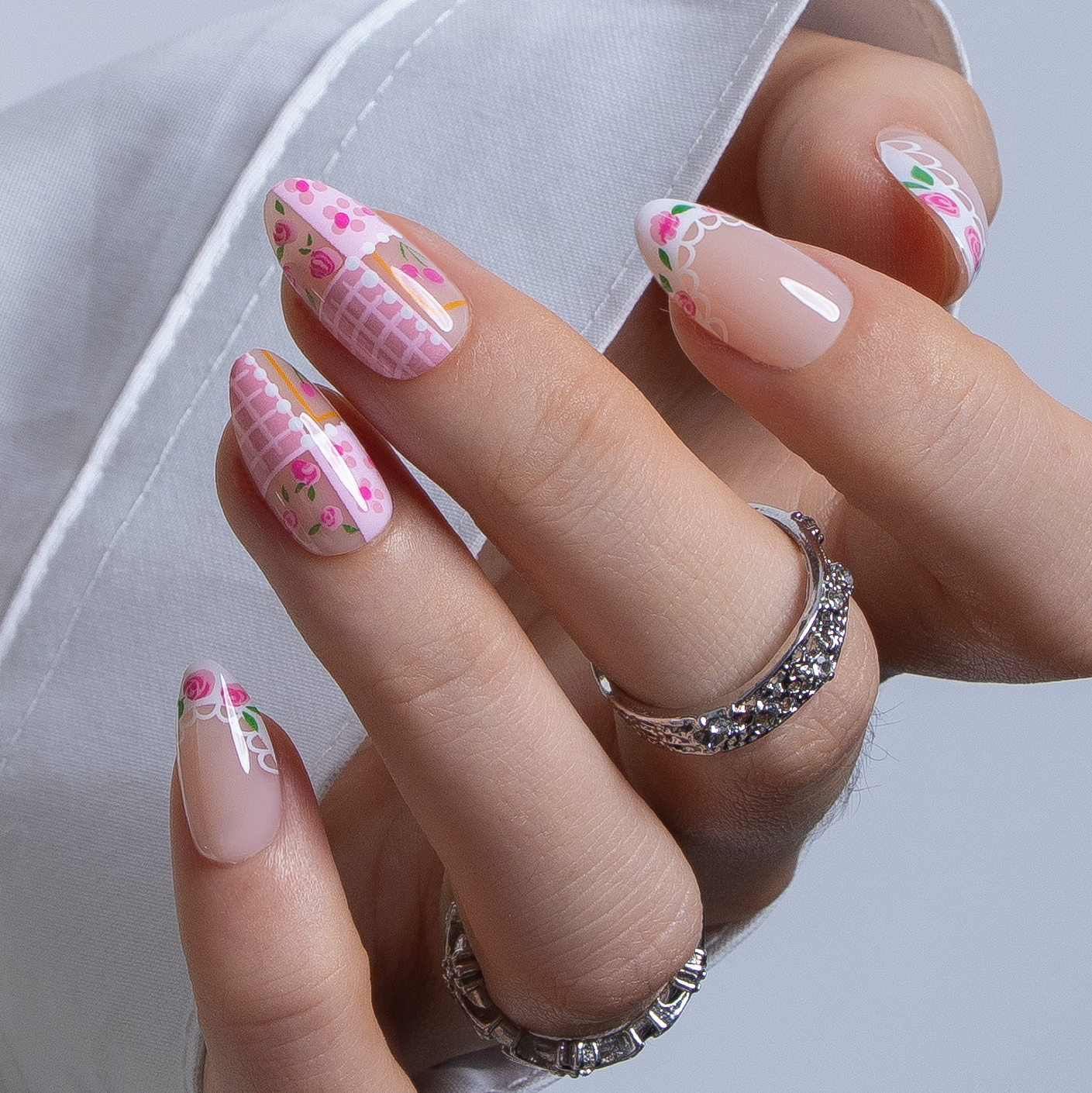 Berry Lace – S Almond