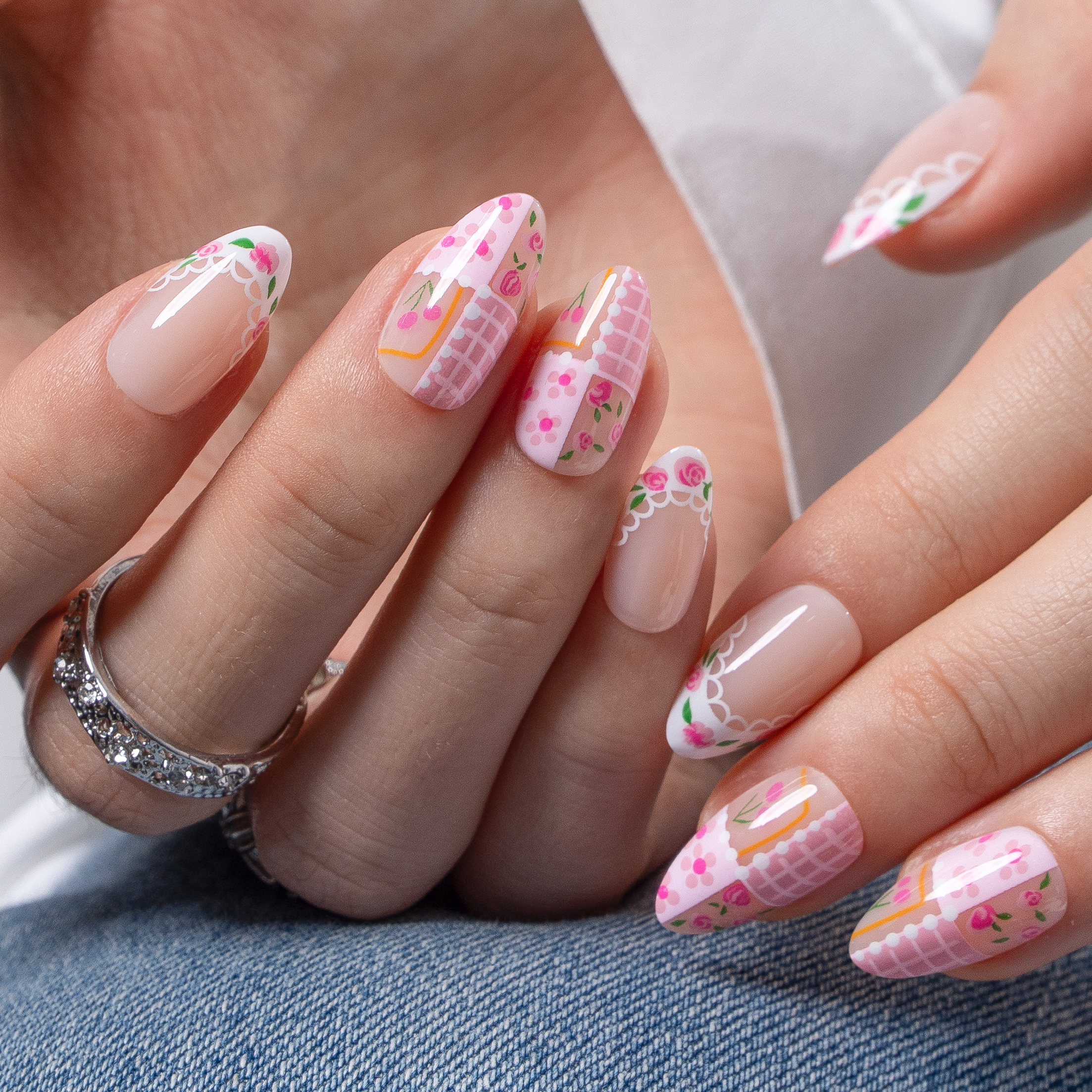 Berry Lace – S Almond
