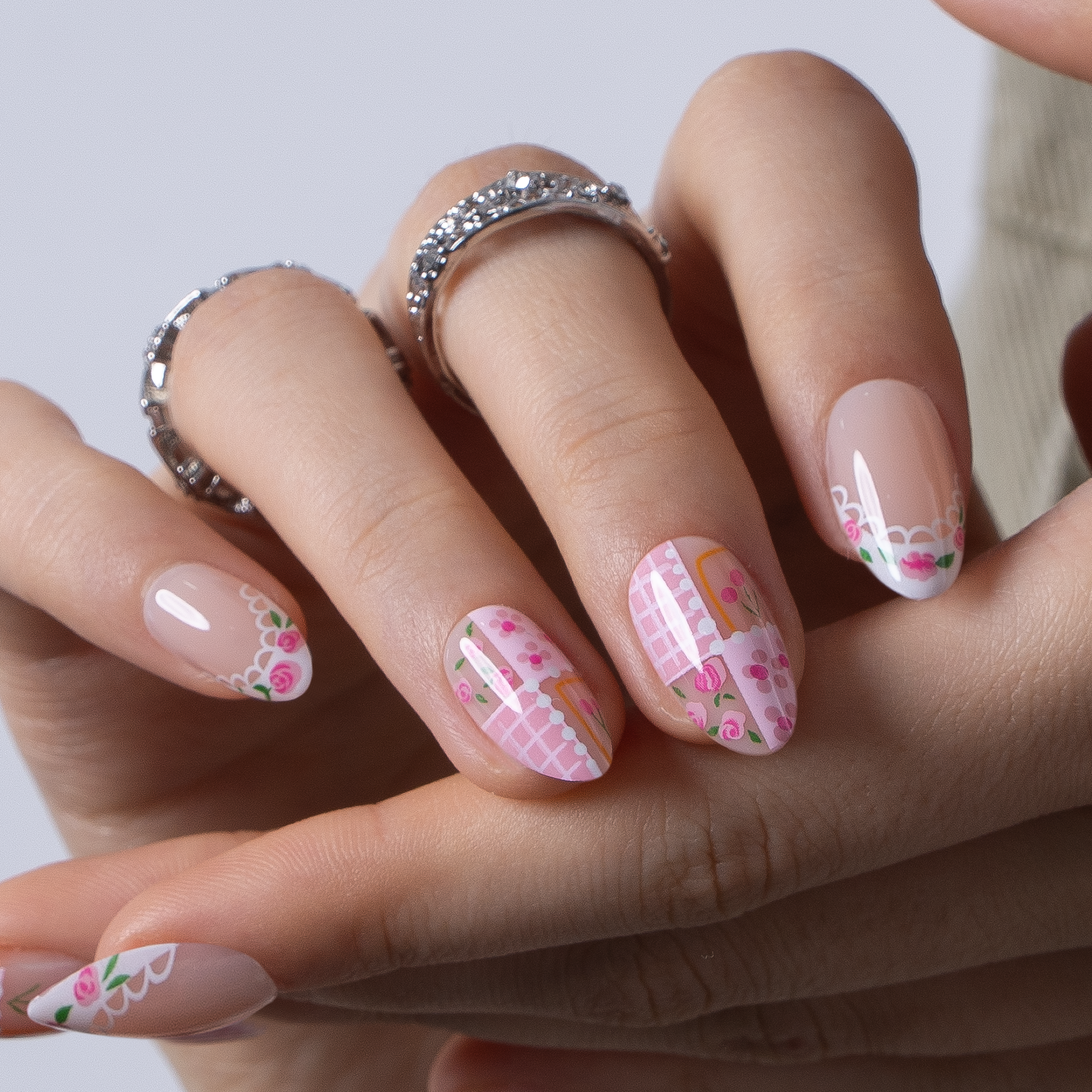 Berry Lace – S Almond