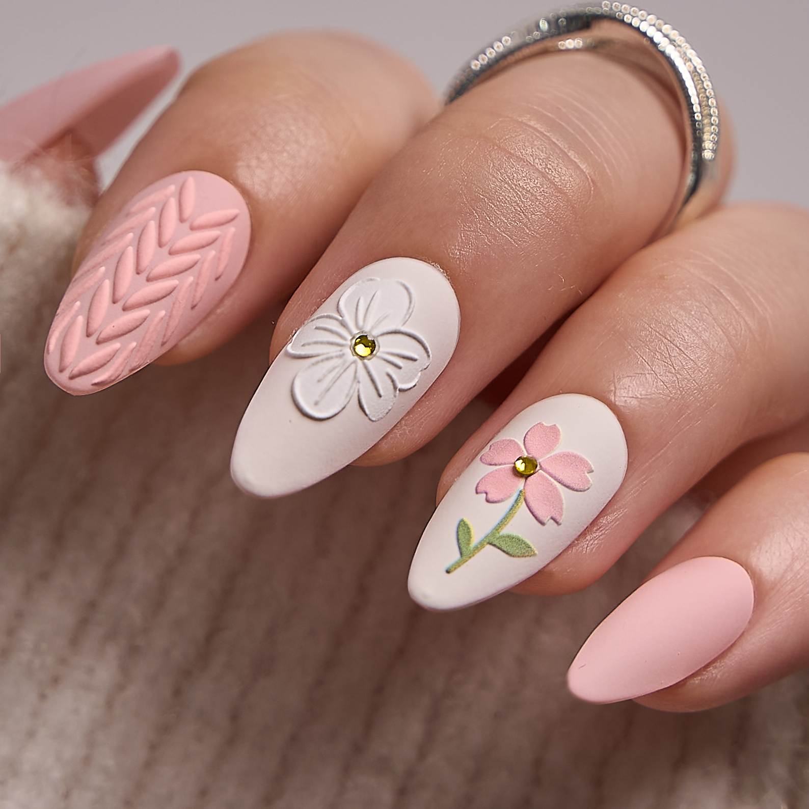 Designer's Pick | Knitted Blossom –  M Almond