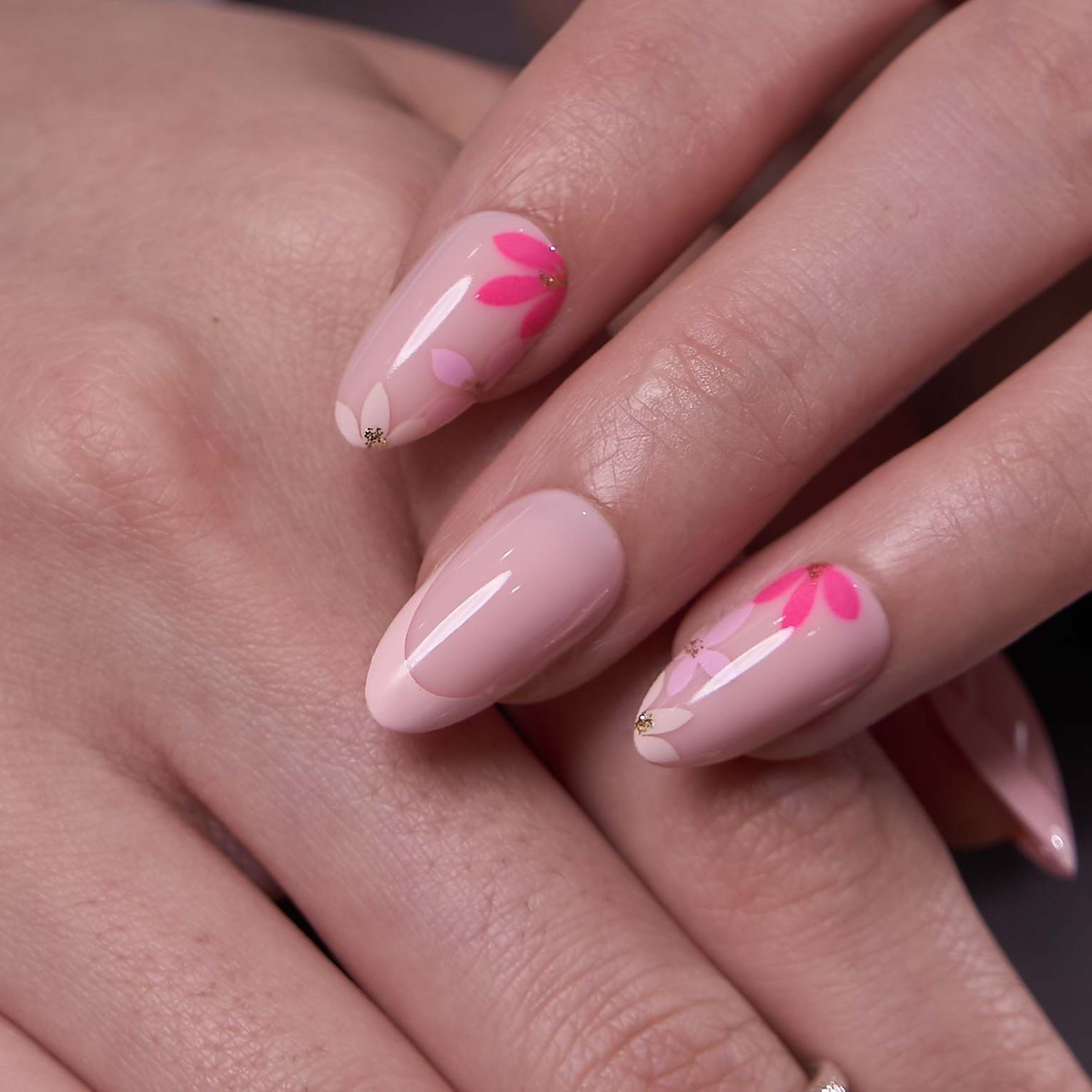Gleam Bloom – S Almond