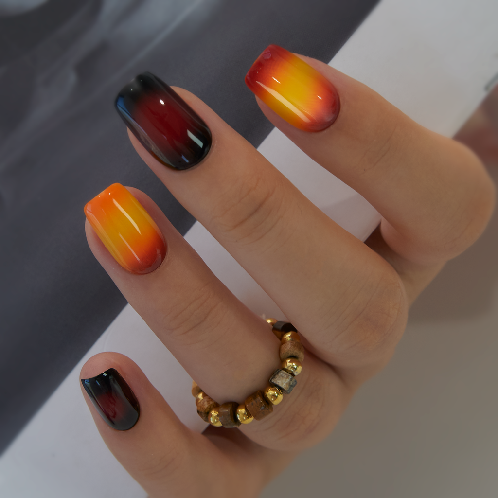 Sunset Flame – M Squoval