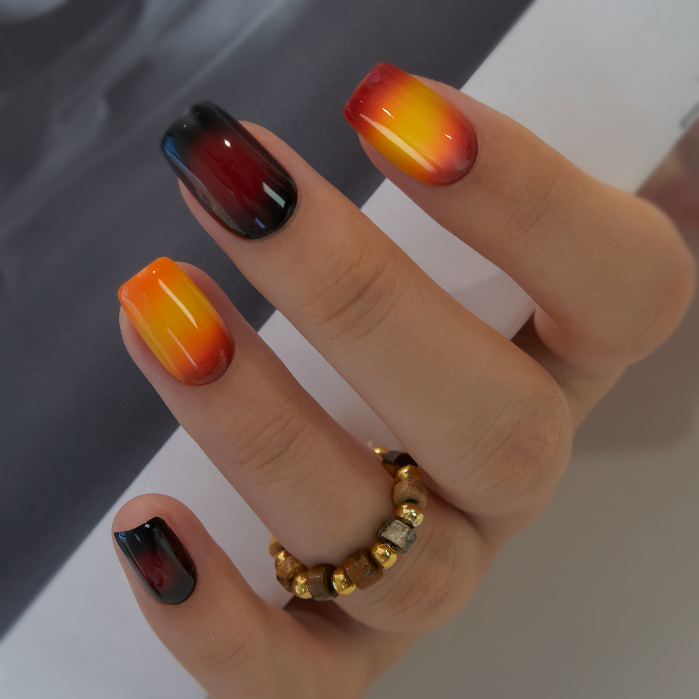 Sunset Flame – M Squoval