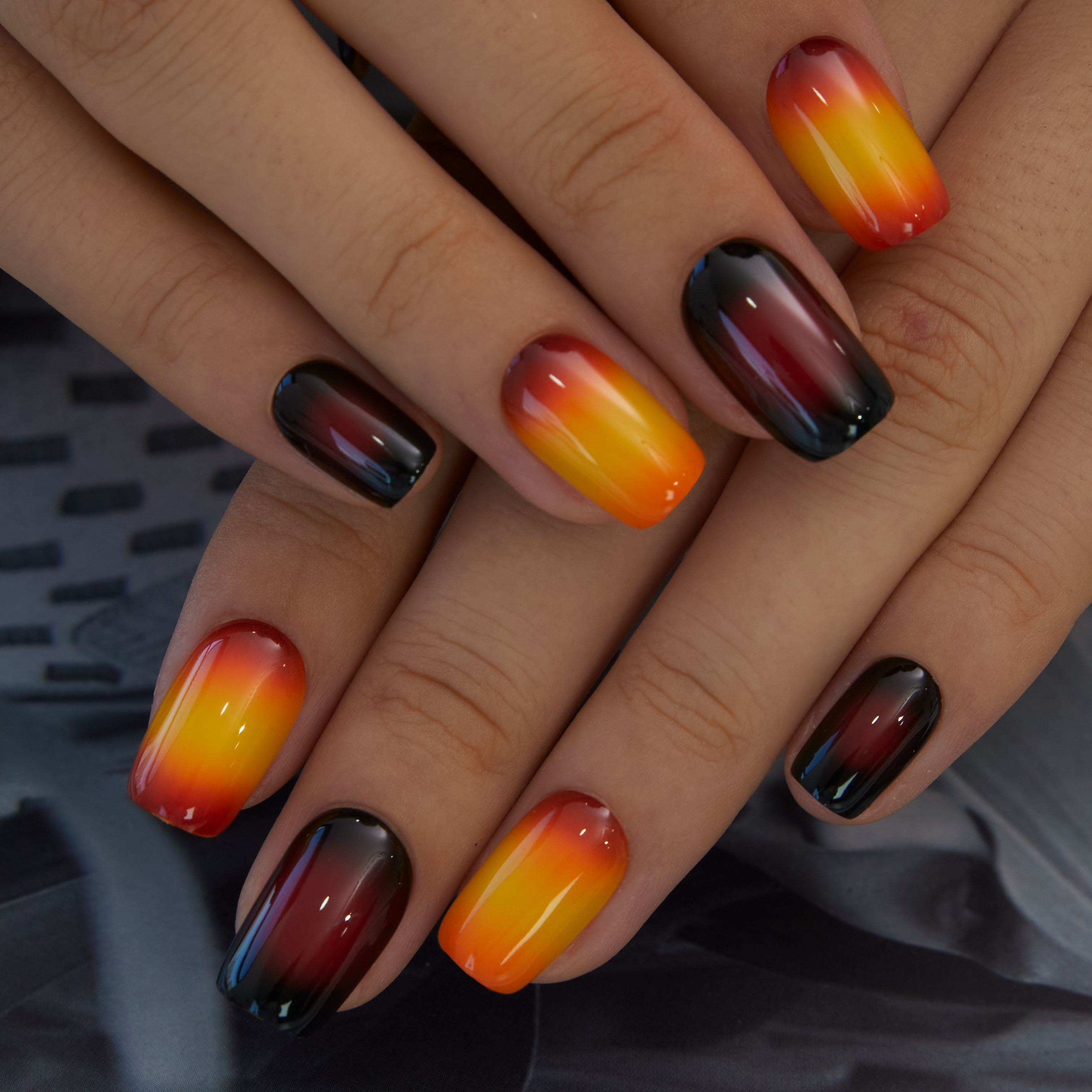 Sunset Flame – M Squoval