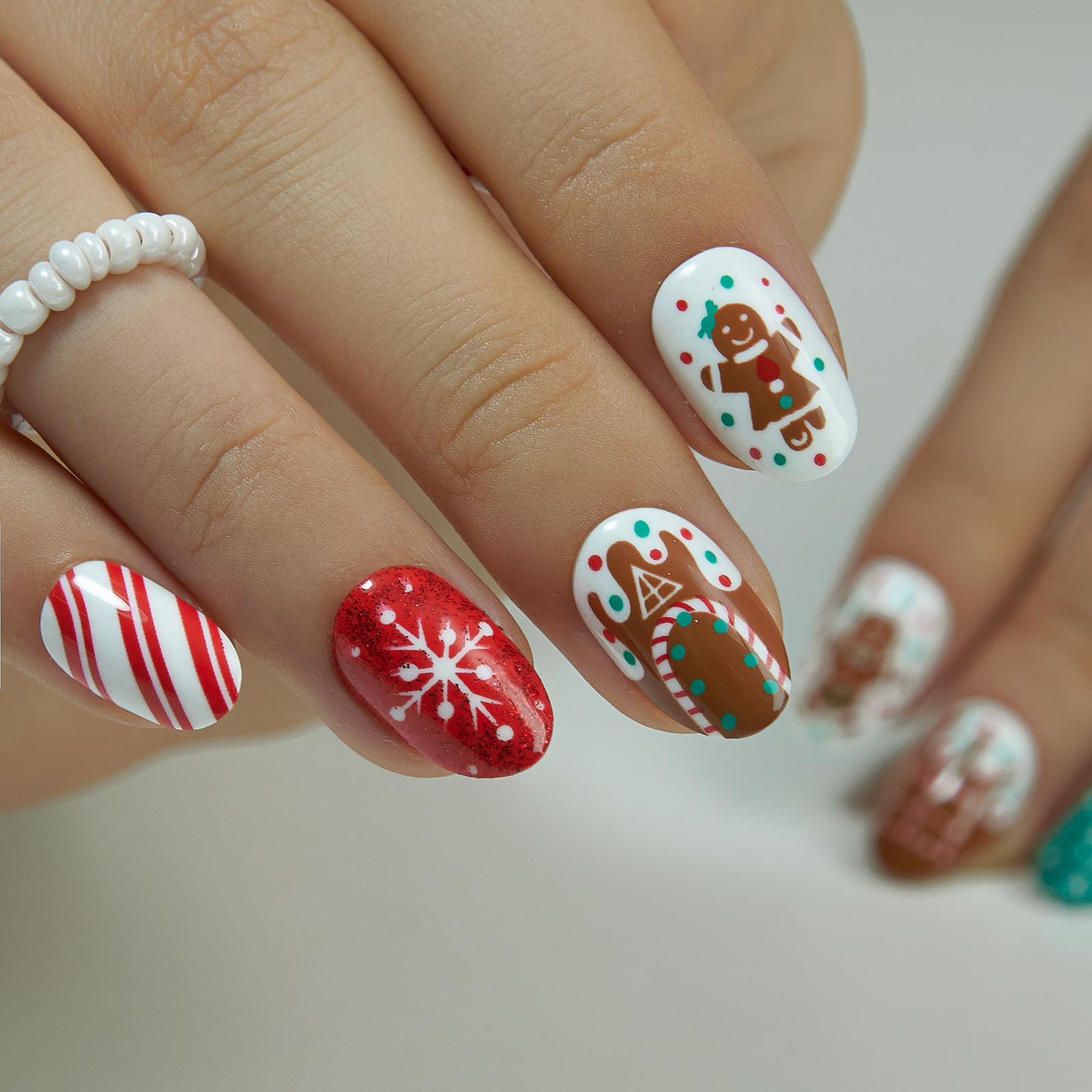 Gingerbread Spark – S Oval