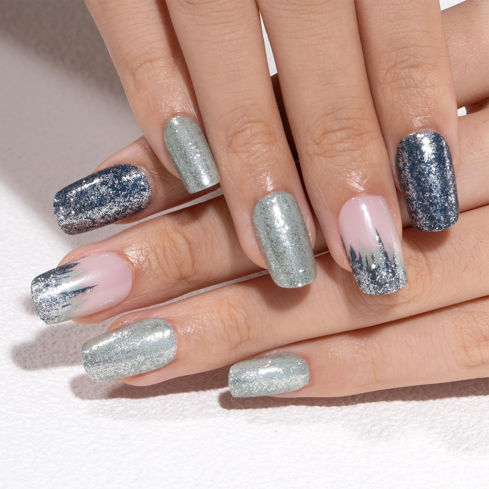 Elegant Light – M Squoval