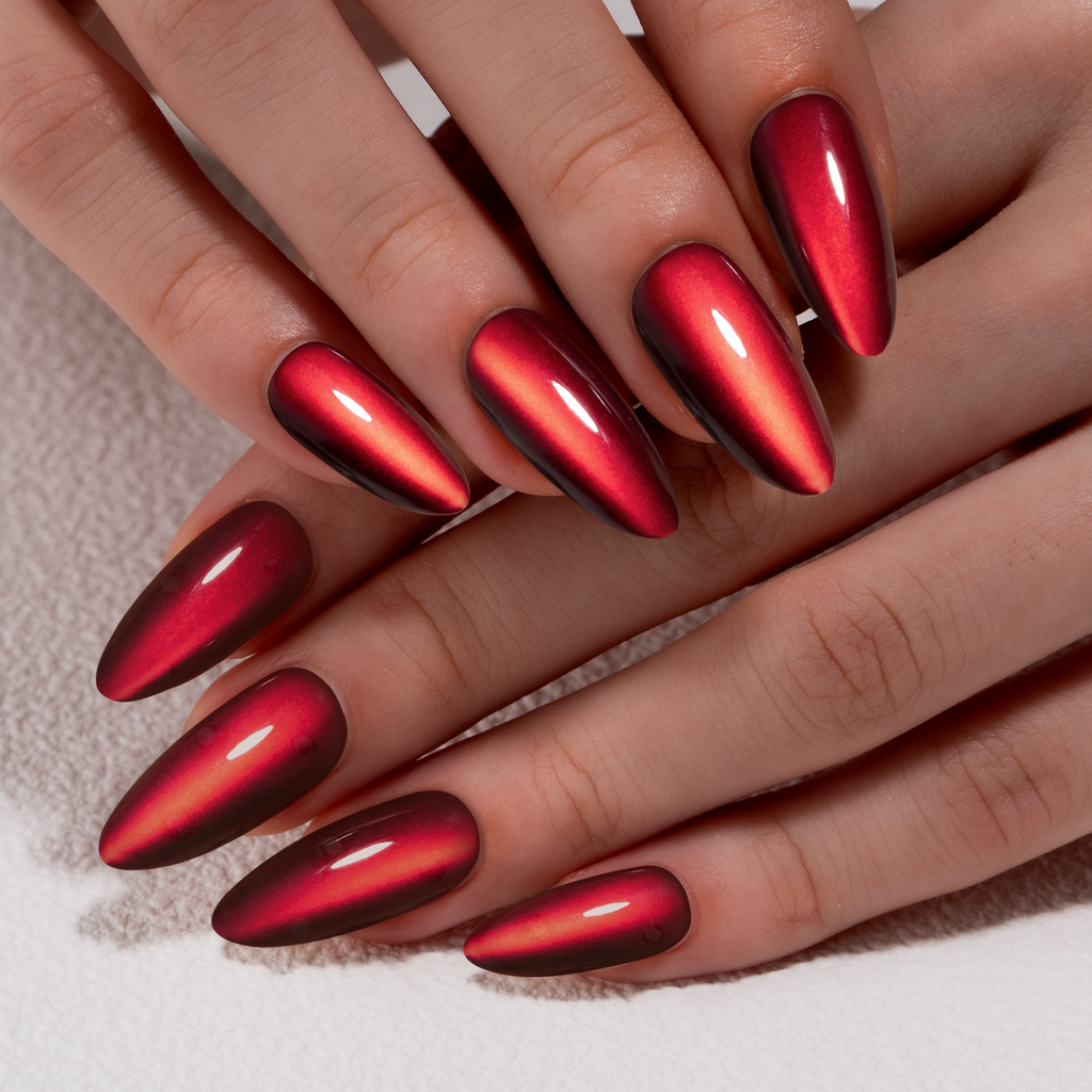 Ruby Cat Glow – L Almond