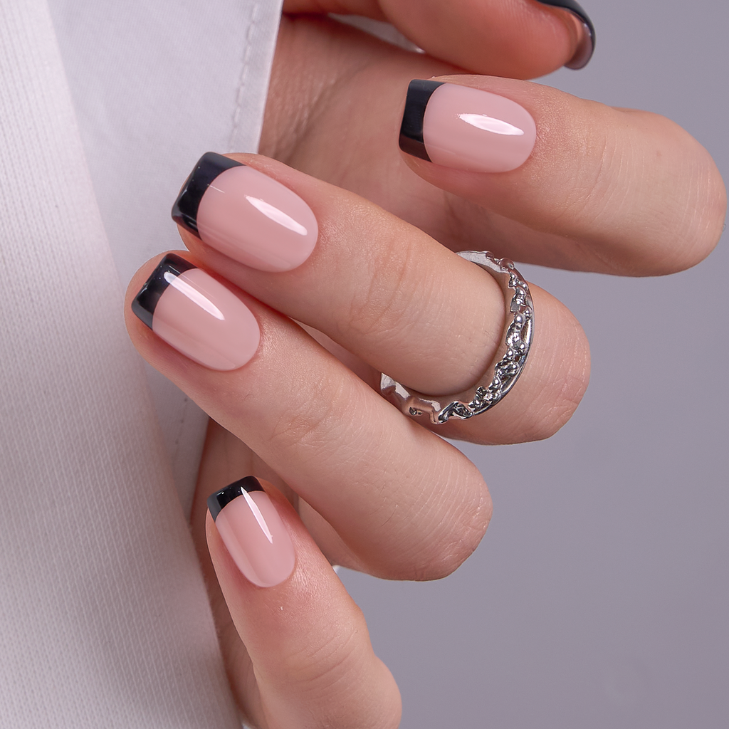 Elegant Noir – S Squoval