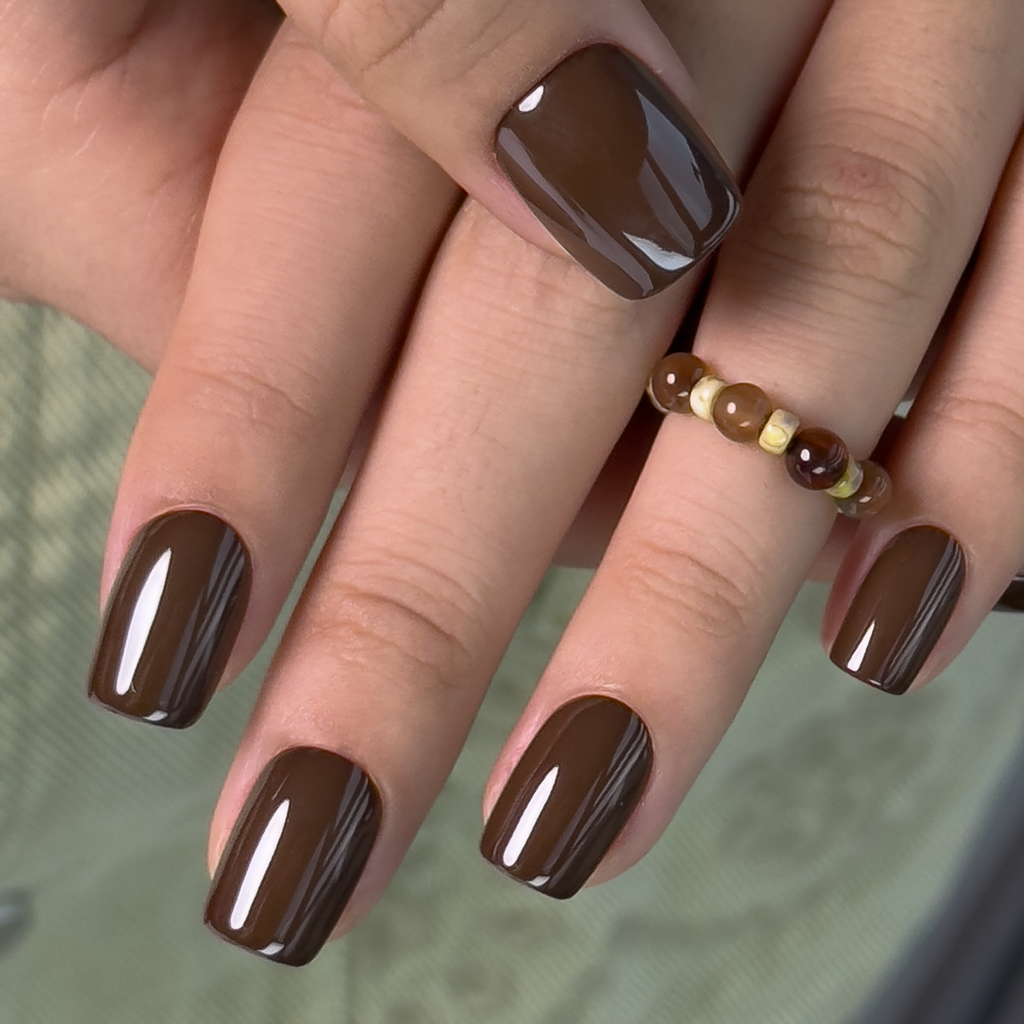 Mocha Essence – S Squoval