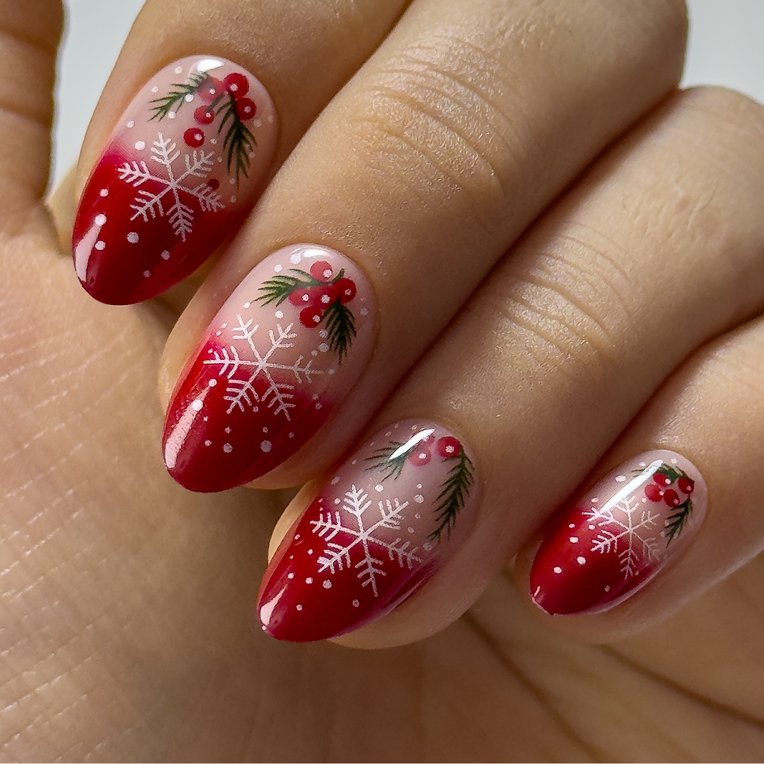 Holly Spark – S Almond