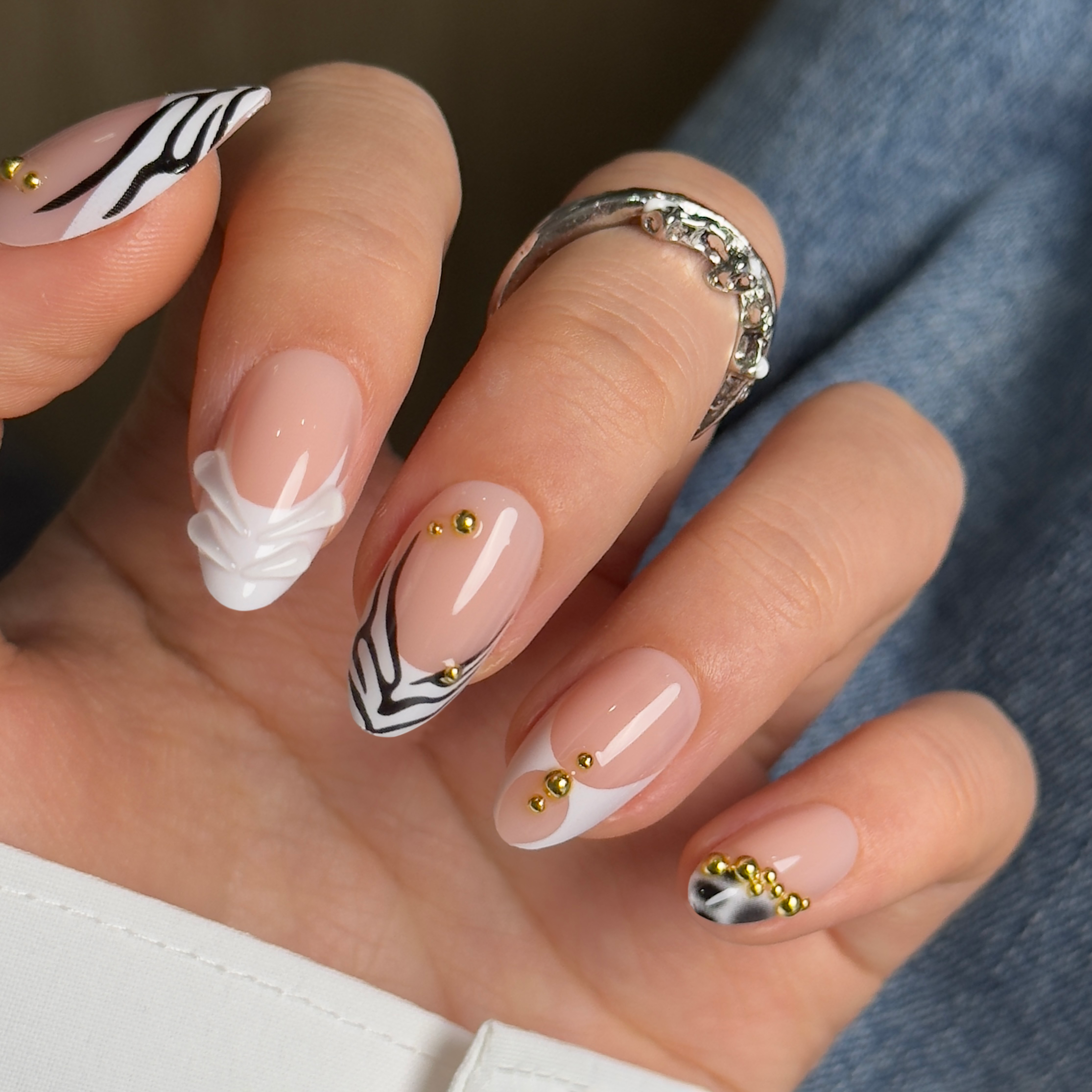 Designer's Pick | Golden Zebra – S Almond