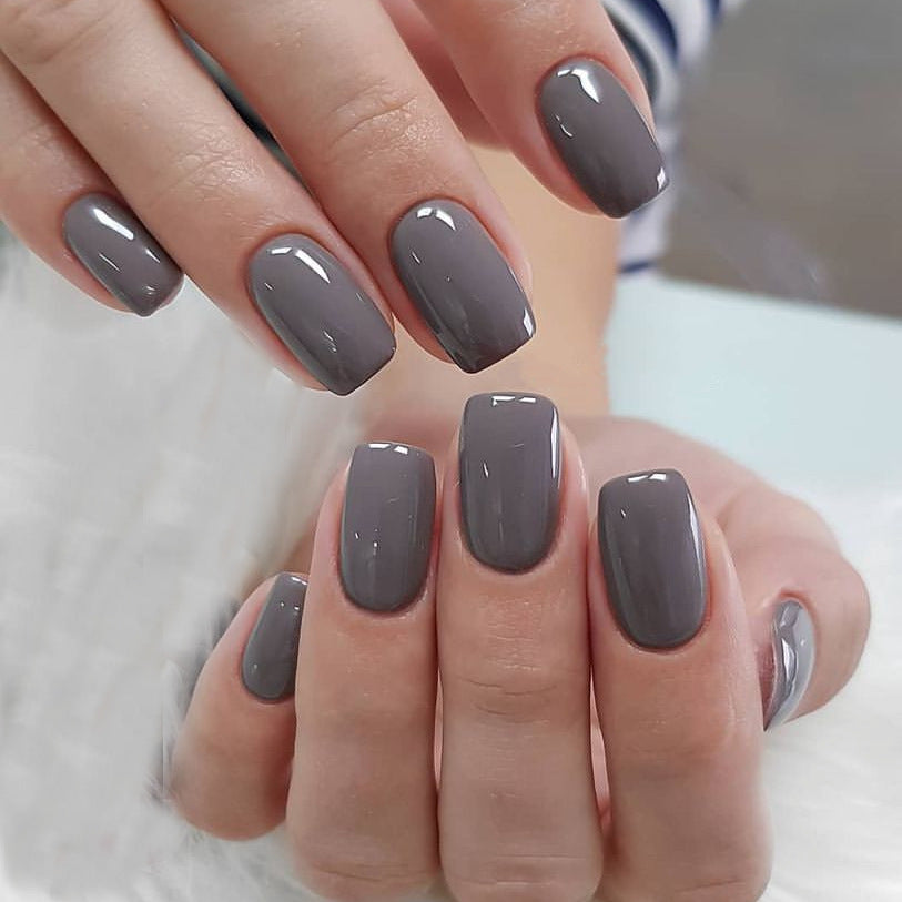 Sleek Slate Gray – M Squoval