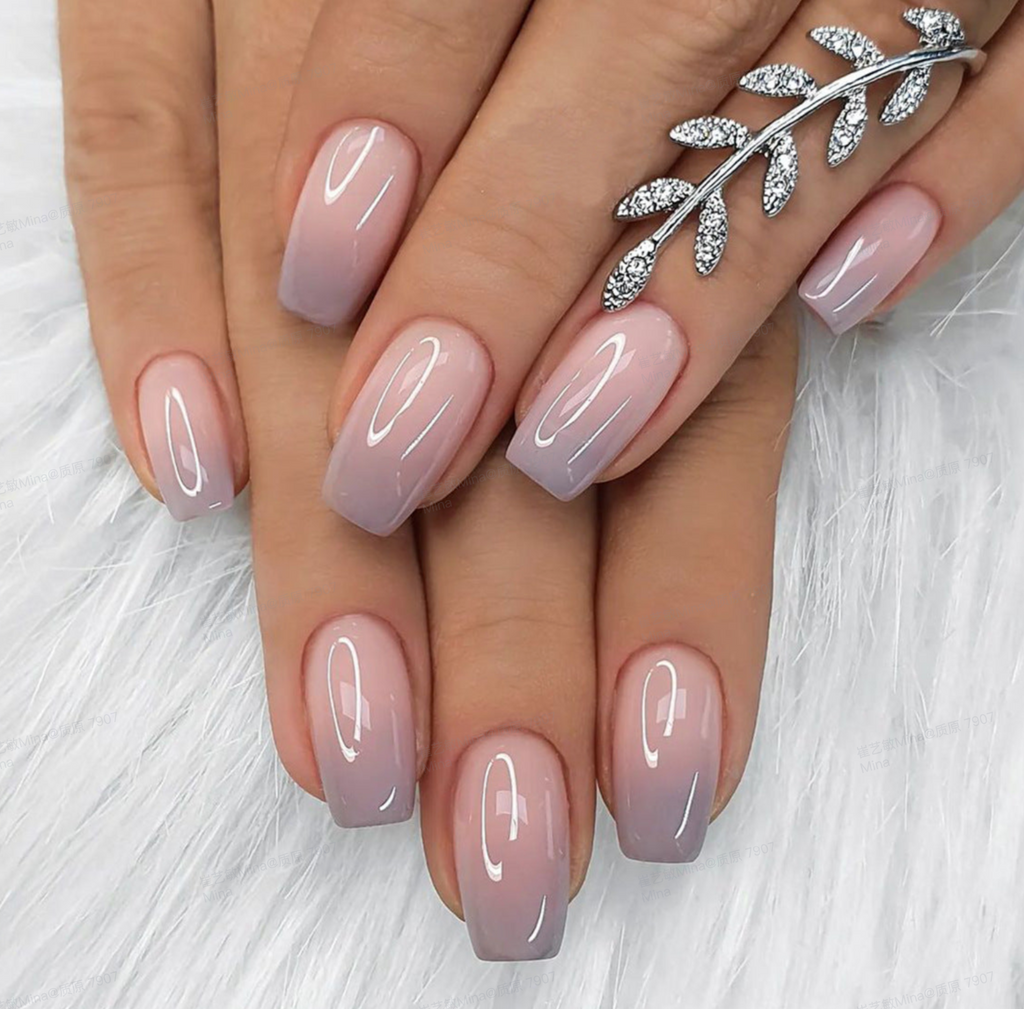 Elegant Fade – M Squoval