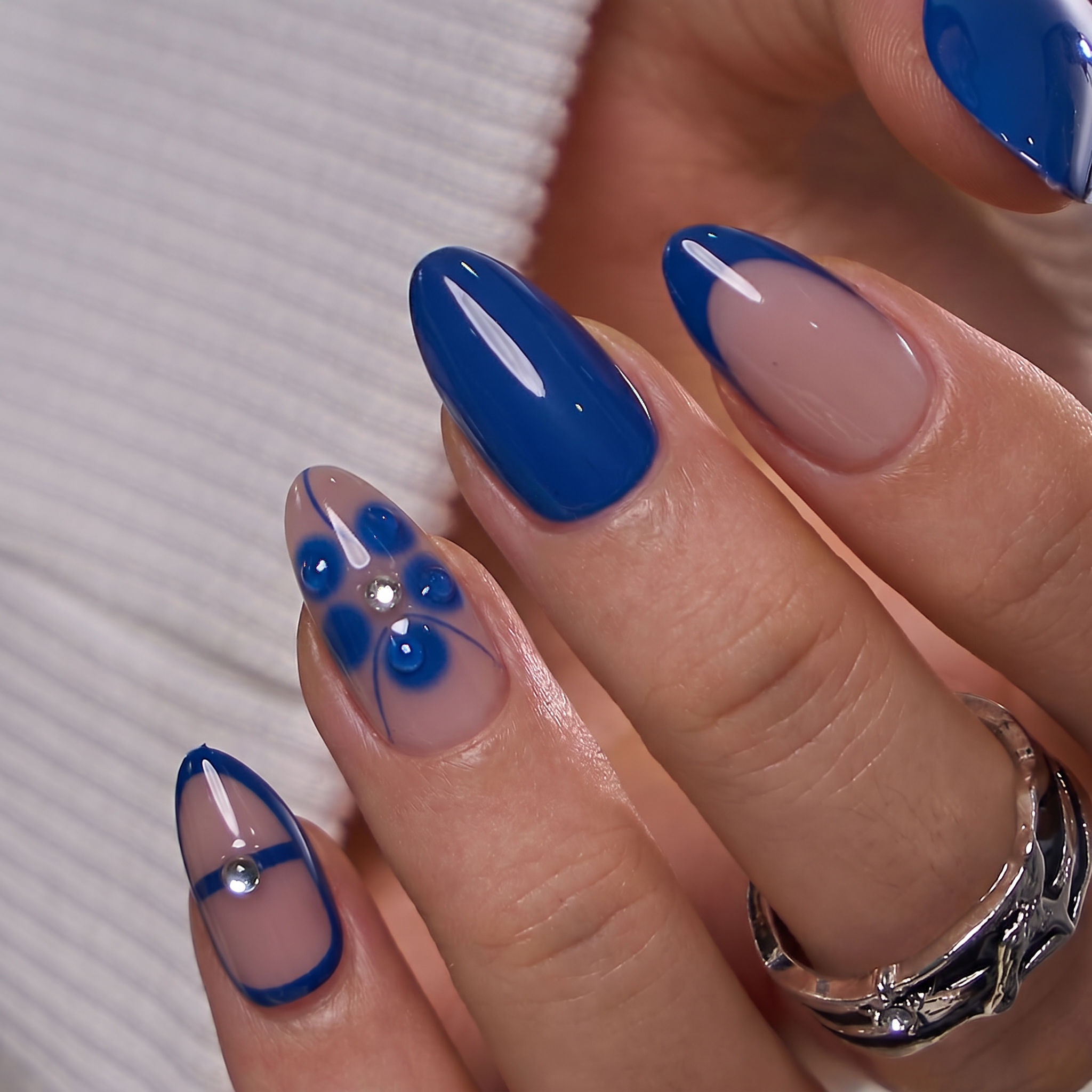 Misty Petal – S Almond